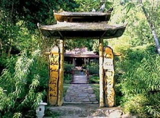 Cổng một thiền thất trong chùa Huyền Không - Huế